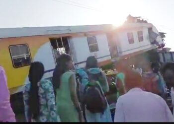 छत्तीसगढ़ के बिलासपुर में बड़ा रेल हादसा, पैसेंजर ट्रेन और मालगाड़ी में जबरदस्त टक्कर