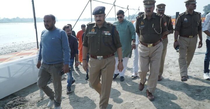 गंगास्नान घाटों का एसएसपी ने किया निरीक्षण दिये साफ सफाई के दिशानिर्देश