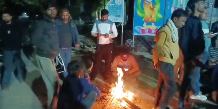 इटावा: नुमाइश की दुकानों का आवंटन शुरू, 508 दुकानदारों को मिली जगह — ADM ने दी जानकारी