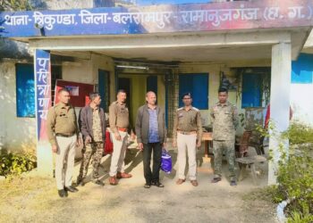 बलरामपुर: नशे में धुत शिक्षक की हैवानियत! दूसरी कक्षा के मासूम को की बेरहम पिटाई, आंख पर आई खुन—गिरफ्तार होकर जेल भेजा गया