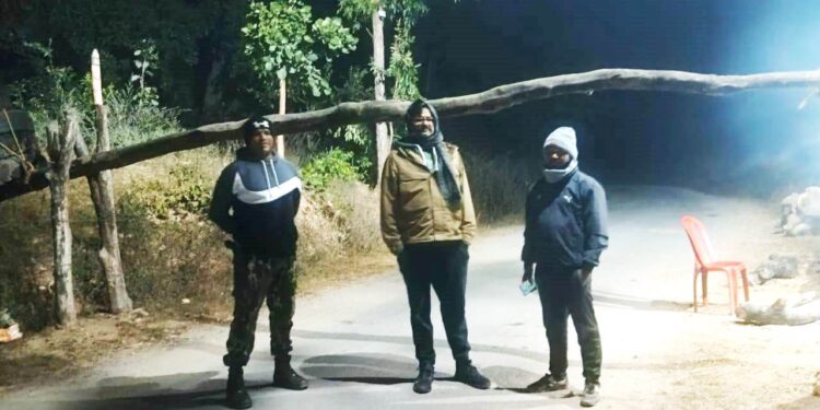 बलरामपुर: आधी रात की दबिश! अवैध धान परिवहन पर कलेक्टर की सख़्ती, अनिरुद्धपुर नाका में हड़कंप..