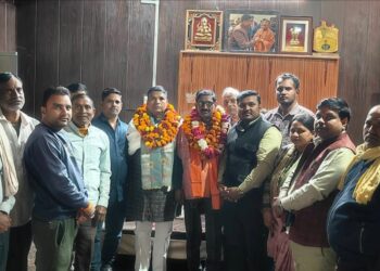 मंडल अध्यक्ष बनाए गए विनोद सिंह चौहान का भाजपा नेता गोपाल मोहन शर्मा के घर हुआ स्वागत