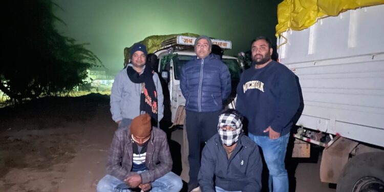 सामरी: अवैध धान से लदे दो पिकअप जब्त,123 बोरी पकड़ी गई..