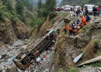 अल्मोड़ा में बड़ा हादसा