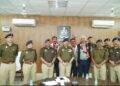 पुलिस विभाग मे सेवा देकर अपनी अधिवर्षता आयु पूर्ण करने वाले पुलिस अधिकारी को दी गई भावभीनी विदाई