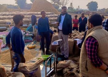 कुसमी: धान खरीदी व्यवस्था का जायजा लेने कुसमी पहुँचे कलेक्टर–एसपी