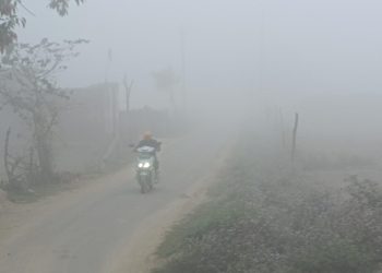 मार्च के महीने में जनवरी की सर्दी का हुआ एहसास, सुबह छाया कोहरा