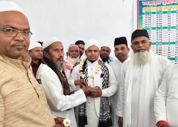 गरौठा में ईदगाह और मस्जिदों में गूंजी नमाज़ अमन-चैन की दुआ