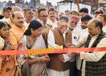 लखना कालिका मंदिर पहुंचे झारखंड के राज्यपाल ने किए दर्शन, हेरिटेज गार्डन का किया शुभारंभ
