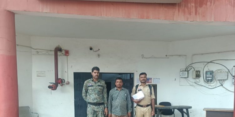 कुसमी पुलिस की कार्रवाई: शासकीय कार्य में बाधा डालने वाला आरोपी गिरफ्तार