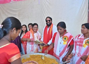 कुसमी: हनुमान जन्मोत्सव पर भक्ति का माहौल, विधायक उद्धेश्वरी पैकरा ने की पूजा-अर्चना