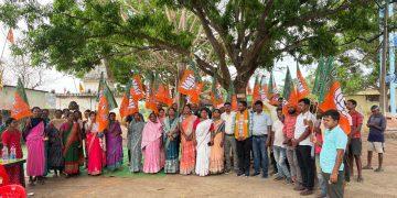 कुसमी: भाजपा स्थापना दिवस पर नीलकंठपुर में युवा मोर्चा का कार्यक्रम, संगठन मजबूती का लिया संकल्प