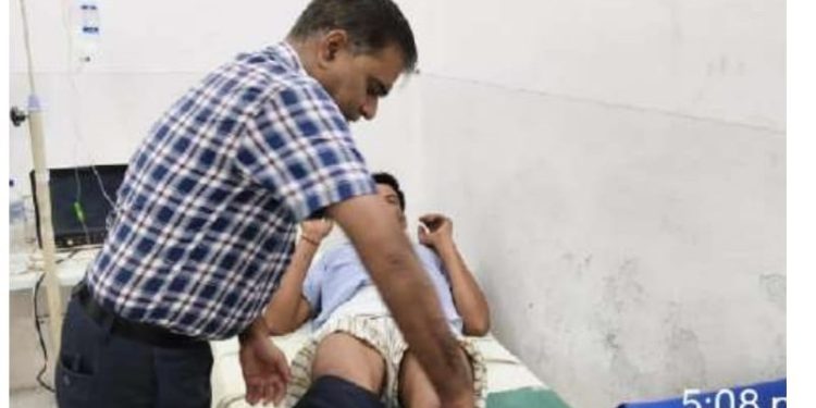 🚨 पुरानी रंजिश में युवक पर हमला 🚨 📍 बकेवर (लवेदी थाना क्षेत्र) ग्राम सद्दलपुर में पुरानी रंजिश के चलते एक युवक पर हमला क