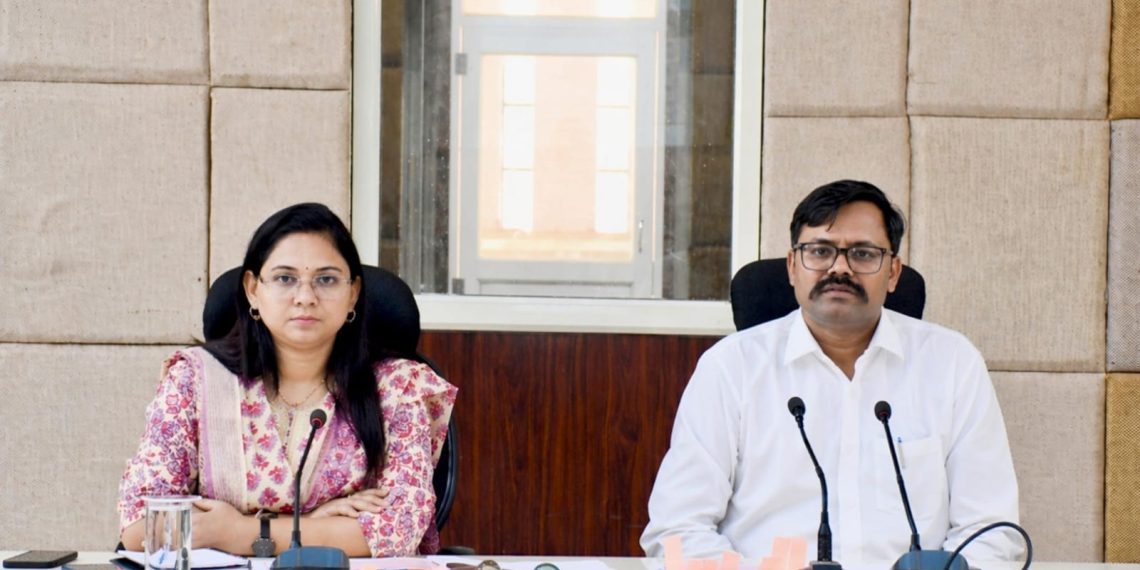 बलरामपुर: उचित मूल्य दुकानों का समय तय, कलेक्टर के सख्त निर्देश—हर दिन 8 घंटे खुलेंगी दुकानें