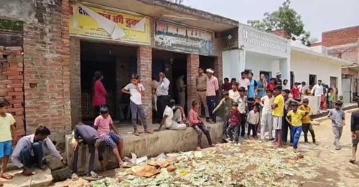 स्कूल के पास गांव के मध्य शराब ठेका होने पर महिलाओं का हंगामा, ठेका हटाने की मांग