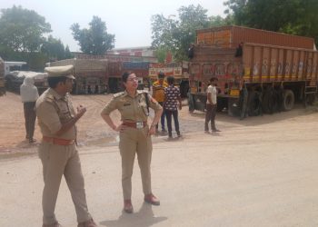 इटावा में सघन वाहन चेकिंग अभियान, नियम तोड़ने वालों पर पुलिस की बड़ी कार्रवाई
