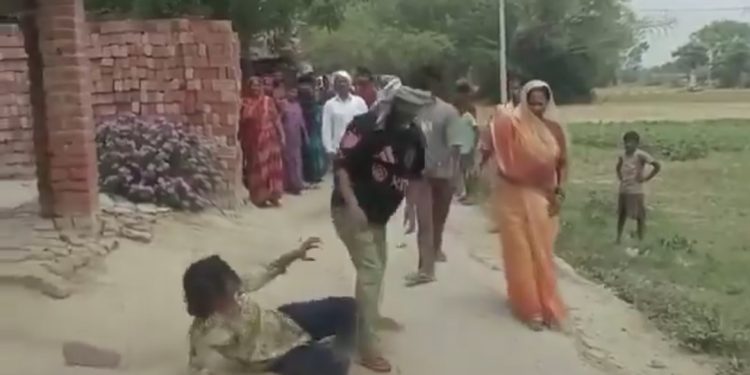 गाजीपुर में लव मैरिज के बाद युवती से मारपीट का आरोप, दहेज मांगने और धमकी देने की शिकायत