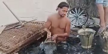 पटना जंक्शन के सामने नाले की सफाई में सुरक्षा इंतज़ामों पर सवाल, मैनुअल स्कैवेंजिंग के आरोप