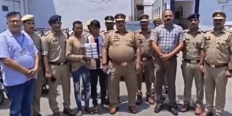 उत्तर प्रदेश  के प्रयागराजGRP ने ट्रेनों में लूट करने वाला गैंग पकड़ा