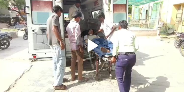 अमेठी में सड़क हादसा, बाइक सवार दो छात्र गंभीर घायल