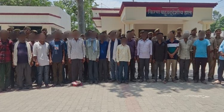 रायबरेली पुलिस का बड़ा अभियान, जिलेभर से 40 वारंटियों को किया गिरफ्तार