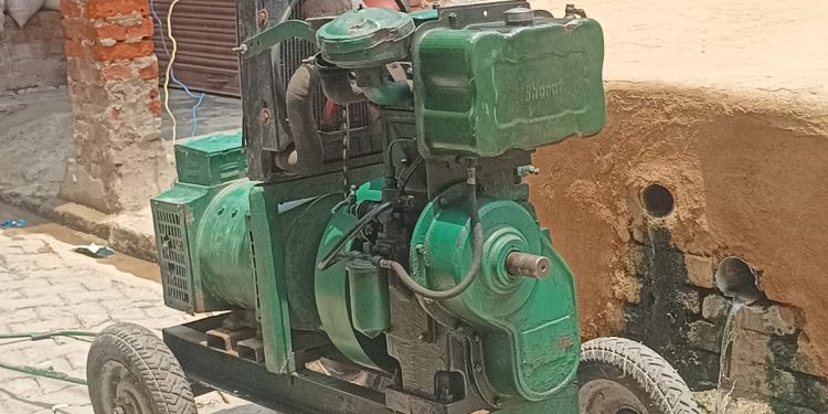 तेज आंधी-तूफान से विद्युत आपूर्ति ठप, जेनरेटर बना सहारा