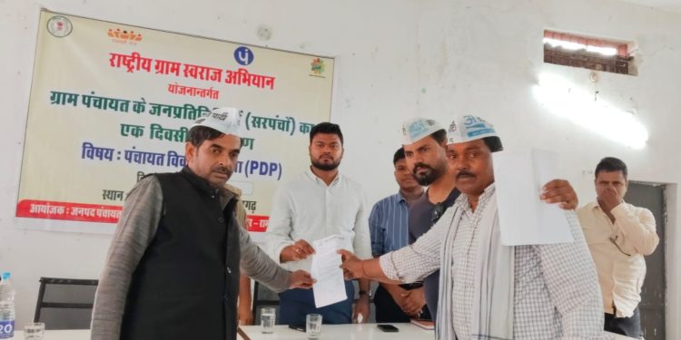 शंकरगढ़ : खाद, बीज और डीजल संकट को लेकर आम आदमी पार्टी ने एसडीएम को सौंपा ज्ञापन
