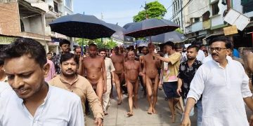 आचार्य विशुद्ध सागर महाराज ससंघ का भरथना में भव्य मंगल प्रवेश, श्रद्धालुओं ने पुष्प वर्षा कर किया स्वागत