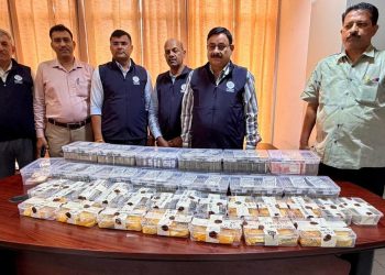 उत्तर प्रदेश: पूर्व ARTO के लखनऊ स्थित घर पर विजिलेंस की बड़ी कार्रवाई,