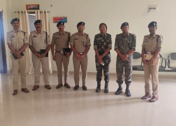 महुआडांड़ में अंतर्राज्यीय बॉर्डर मीटिंग सम्पन्न, छत्तीसगढ़-झारखंड पुलिस ने अपराध नियंत्रण के लिए बनाई संयुक्त रणनीति