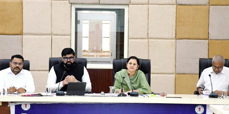 बलरामपुर: स्वतंत्रता दिवस समारोह की तैयारियां शुरू, कलेक्टर ने अधिकारियों को दिए समयबद्ध तैयारियों के निर्देश