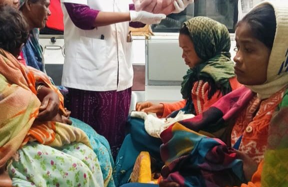 कुसमी: एम्बुलेंस में गूंजी नवजात की किलकारी: 108 संजीवनी एक्सप्रेस में ईएमटी मनीषा ने कराया सुरक्षित प्रसव