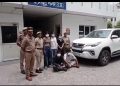 नोएडा पुलिस का बड़ा खुलासा: ऑनलाइन फ्रेंडशिप क्लब की आड़ में चल रहा था लूट का खेल, 3 युवतियां समेत 5 आरोपी गिरफ्तार