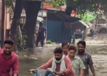 थोड़ी सी बारिश क्या हुई, सारे विकास दिखने लगे! पहली ही बरसात में खुली विकास कार्यों की पोल