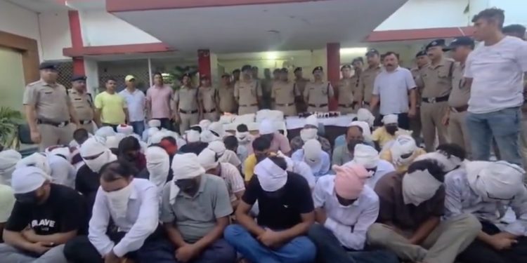 उत्तराखंड: नैनीताल के जंगलों में रिसॉर्ट पर पुलिस का छापा, कथित “गेट-टुगेदर” में 52 लोग पकड़े गए