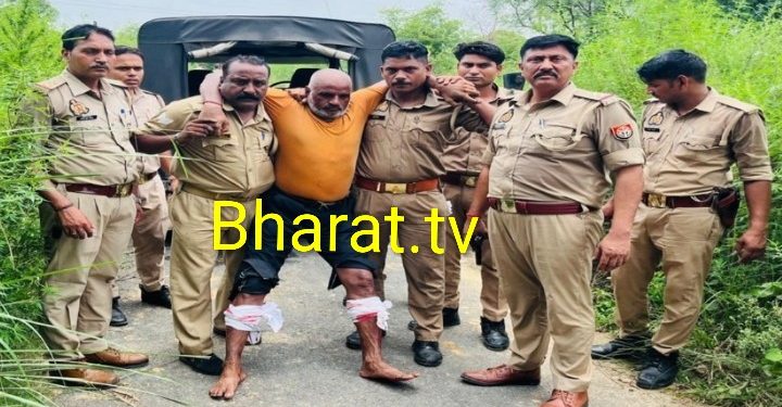 कुल्हाड़ी मारकर युवक की हत्या, हत्यारोपित पुलिस मुठभेड़ में गिरफ्तार दोनों पैरों में लगी गोली