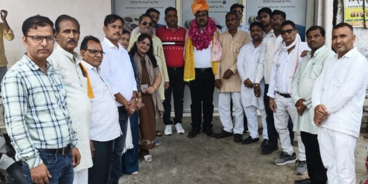 व्यापार मंडल के नवनियुक्त जिलाध्यक्ष आलोक गुप्ता ‘कल्लू’ का भव्य स्वागत,