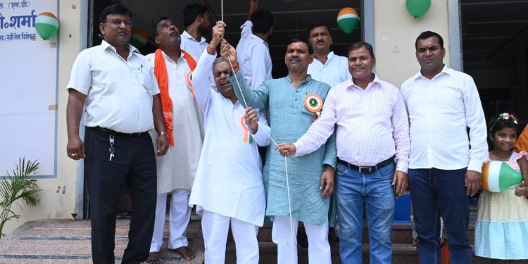 आनंद हॉस्पिटल में धूमधाम से मनाया गया स्वतंत्रता दिवस, अतिथियों ने किया ध्वजारोहण
