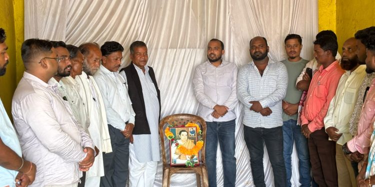 कुसमी: राजीव गांधी जयंती पर कांग्रेस का सेवा और संकल्प संदेश, पौधरोपण से लेकर मरीजों तक पहुंची मदद