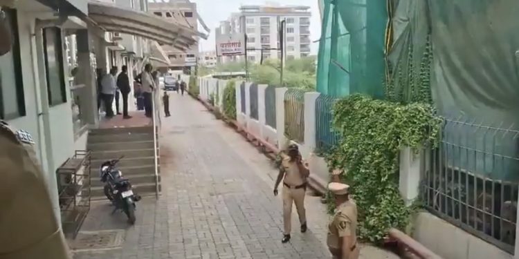 नांदेड में सुखबीर सिंह बादल पर कृपाण से हमला, निहंग के भेष में पहुंचे हमलावर ने किया वार