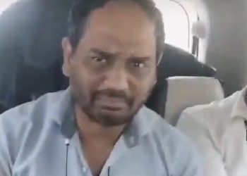 यूपी : लखनऊ में कैब ड्राइवर ने चार रेलवे कर्मचारियों को गाड़ी से उतारा, जातिसूचक शब्द कहने का लगाया आरोप