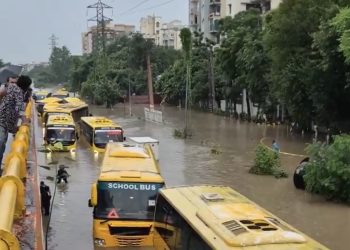 बारिश ने खोली गुरुग्राम के विकास की पोल, सड़कों पर भरा पानी तो थम गई रफ्तार; करोड़ों की चमक के बीच जलभराव ने उठाए बड़े सवाल