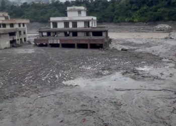 नेपाल के त्रिशूली बाजार में तबाही का खौफनाक मंजर: 20 फीट ऊंचे मलबे के नीचे क्या दफन है, किसी को नहीं पता