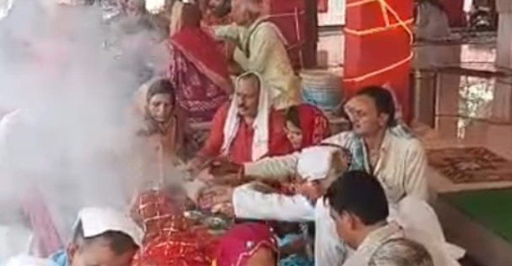नर्मदेश्वर मंदिर में 36 शिव महापुराण कथा की पूर्णाहुति, हवन में उमड़ी श्रद्धालुओं की भीड़