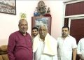 लखनऊ में माता प्रसाद पांडेय से मिले मंत्री संजय निषाद, सियासी हलकों में चर्चा तेज