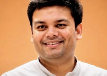 उत्तर प्रदेश सरकार के बेसिक शिक्षा राज्यमंत्री (स्वतंत्र प्रभार) संदीप सिंह और उनके छोटे भाई सौरभ सिंह जल्द ही शादी के बंधन में बंधने जा रहे हैं।