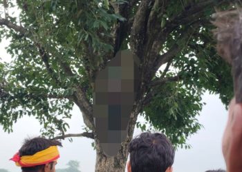 इटावा में युवक की संदिग्ध मौत से मचा हड़कंप, गांव में जुटी भीड़