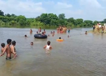 सीतापुर में नदी में नहाने गए बच्चे की डूबने से मौत, सर्च ऑपरेशन जारी