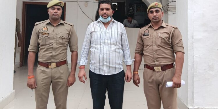 इटावा: फायरिंग के मामले में पुलिस ने एक आरोपी को किया गिरफ्तार, भेजा जेल