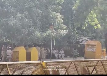 दिल्ली के जंतर-मंतर पर आज सुबह से ही सुरक्षा के कड़े इंतजाम नजर आ रहे हैं।